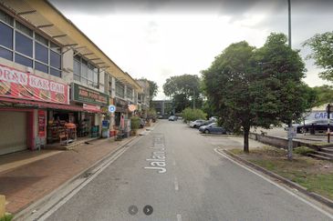 3 storey shop office Hicom Glenmarie