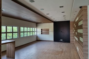 Detached Factory / Warehouse Puncak Alam