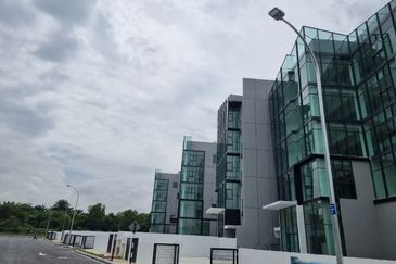 Semi D factory Glenmarie