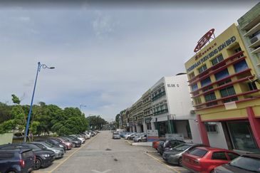 3.5 story shop office Ara Damansara