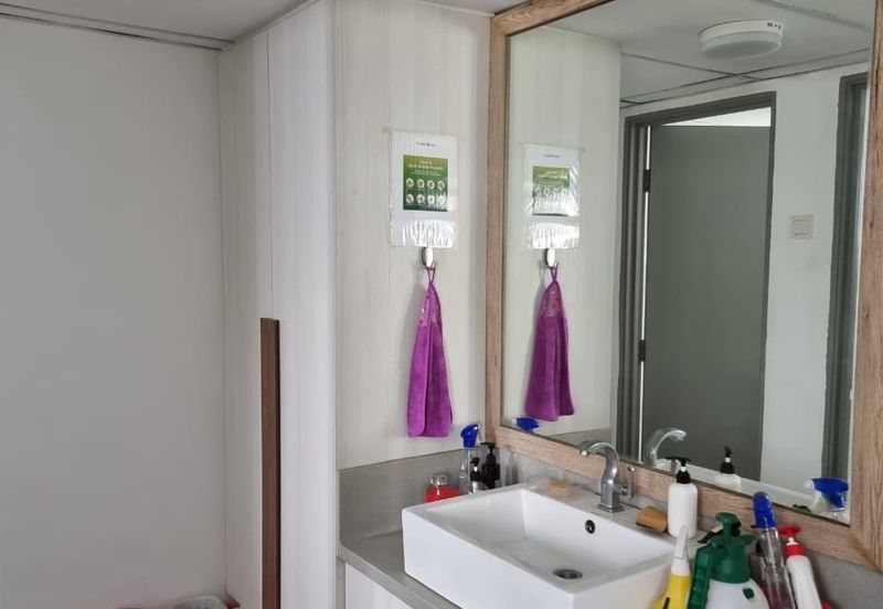 3.5 story shop office Ara Damansara