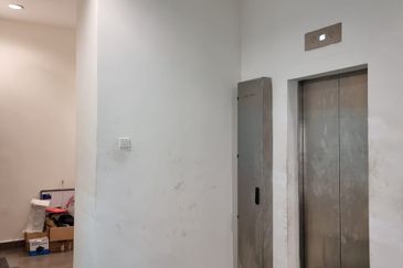 Semi D factory Bukit Jelutong, seksyen u8, Shah Alam