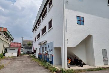 Factory / warehouse Glenmarie