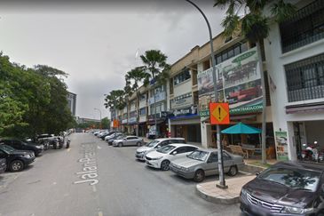 Ground shop lot Glenmarie