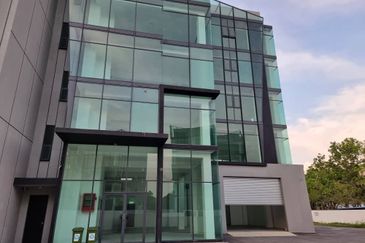 Semi-D Factory Glenmarie