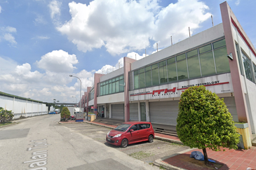 End Lot Shop Bandar Kinrara