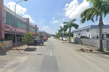 End Lot Shop Bandar Kinrara