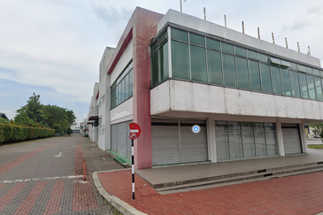 End Lot Shop Bandar Kinrara