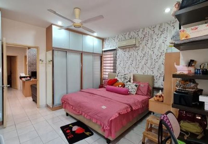 Jalan Spektrum U16 @ Taman Bukit Subang