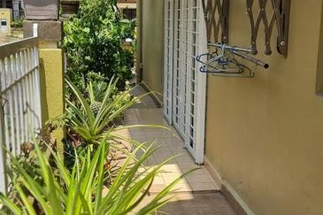 Jalan Spektrum U16 @ Taman Bukit Subang