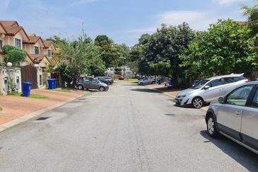 Jalan Spektrum U16 @ Taman Bukit Subang