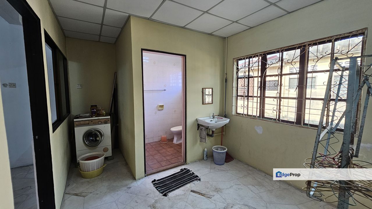 TAIPING Tmn Marisa renovated 2 storey linkhouse , Perak, 