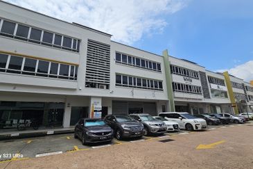 Dana 1 Commercial Centre