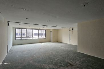 Dana 1 Commercial Centre