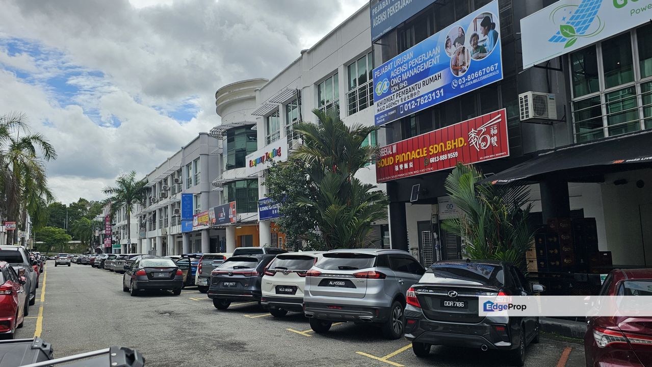 Bandar Puteri Puchong 3 storey freehold shop , Selangor, Puchong