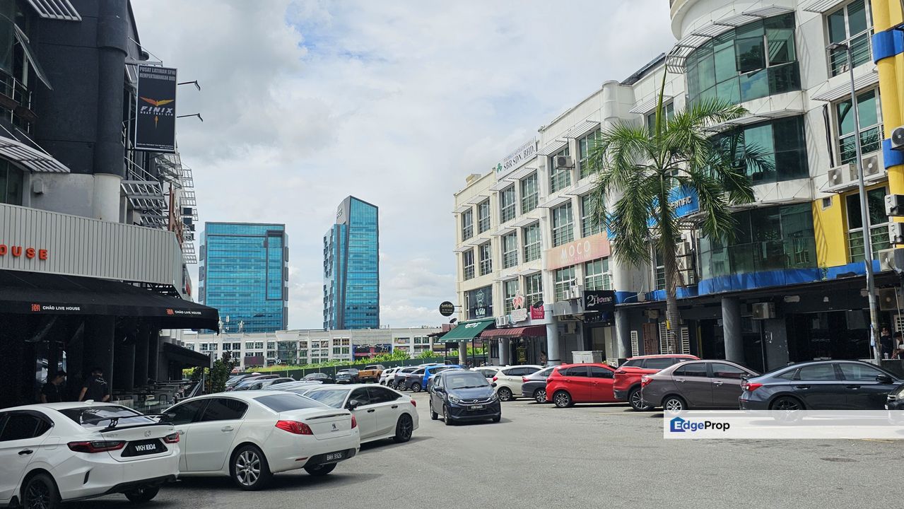Bandar Puteri Puchong 3 storey freehold shop , Selangor, Puchong