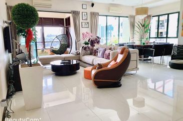 Desa ParkCity (Nadia Parkfront Condominium)