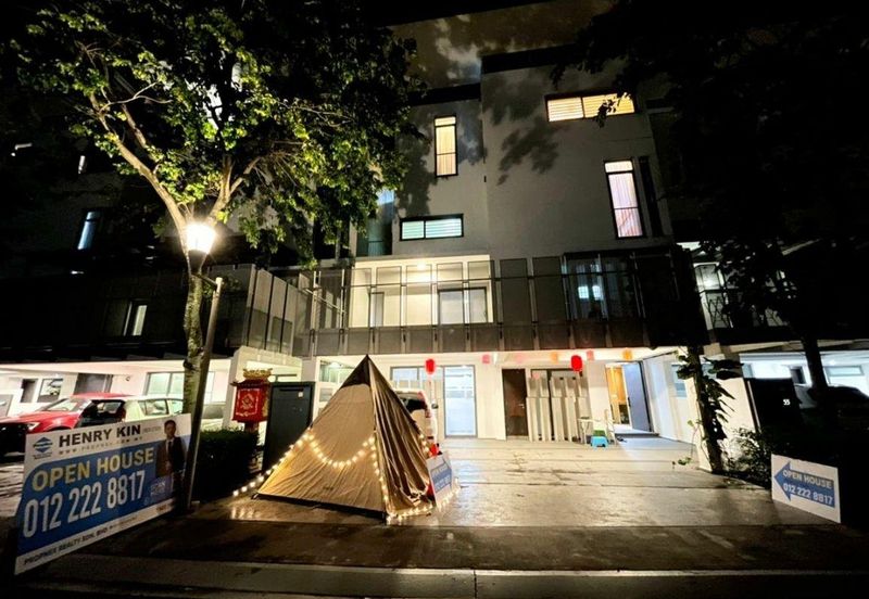 The Mansions @ Parkcity Heights