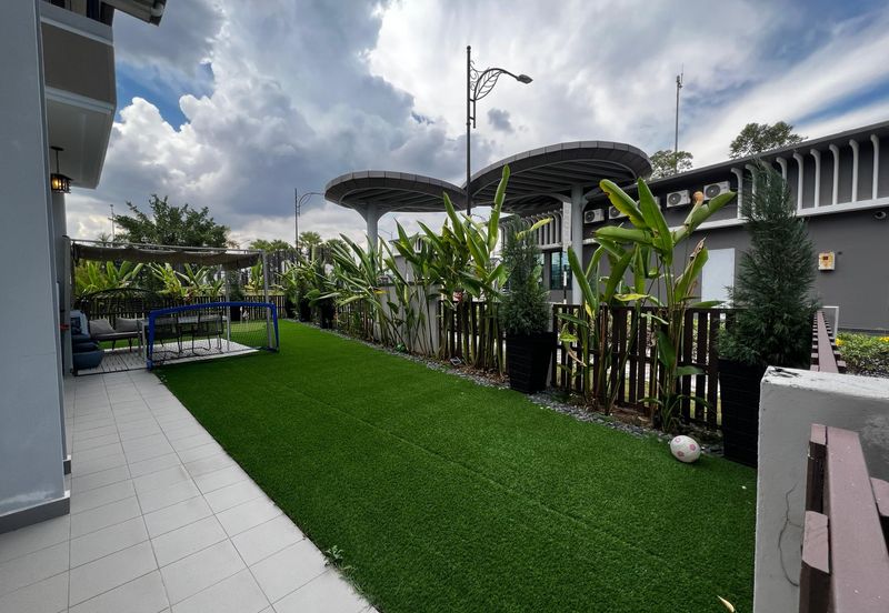 Isle of Botanica, Setia Eco Glades