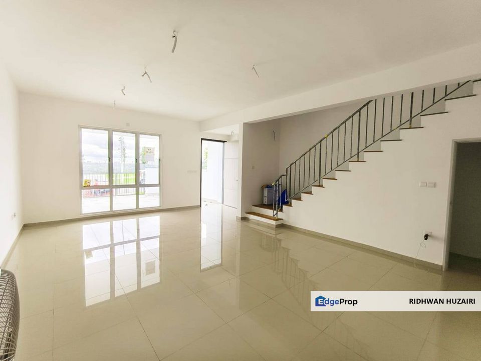 Facing Open Double Storey House Aderyn Setia Alamsari Bangi, Selangor, Bangi