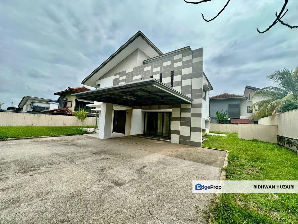 Bungalow Double Storey Banyan Close Bandar Bukit Mahkota Bangi, Selangor, Bangi