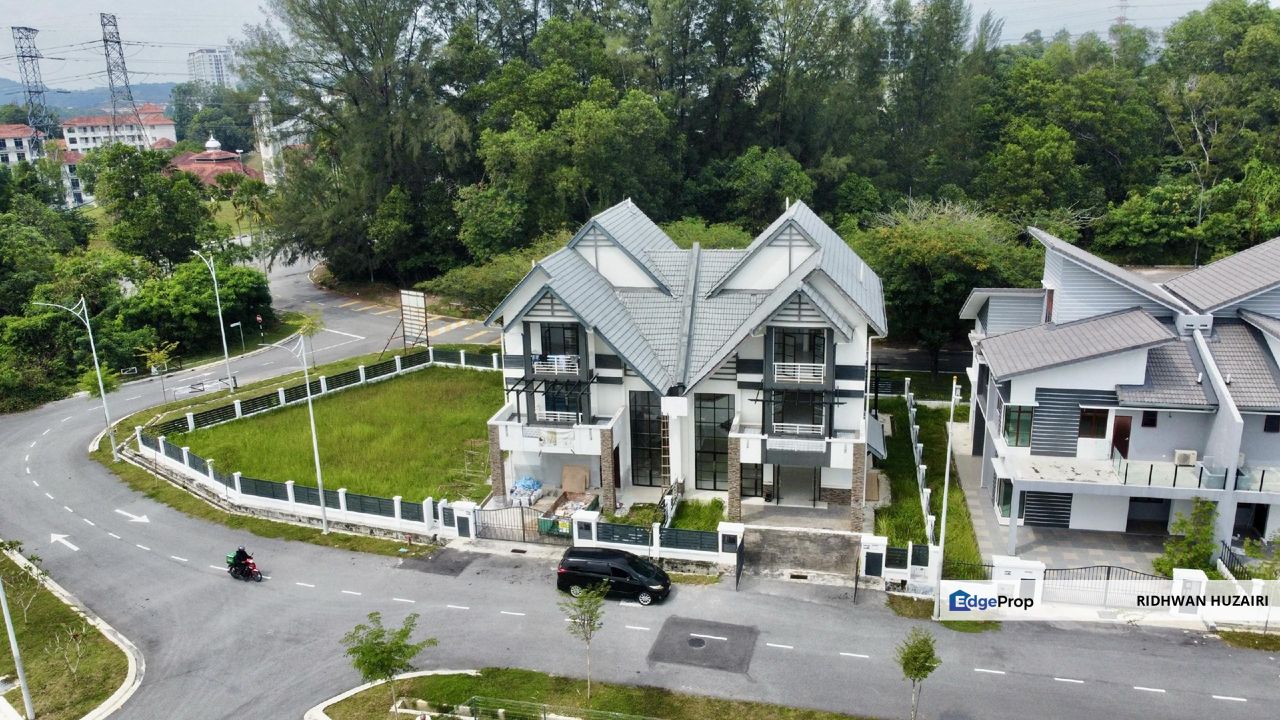 Seksyen 3 Bandar Baru Bangi 2.5 Storey Semi Detached House For Sale, Selangor, Bangi