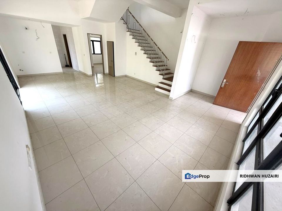 Maple Residence Double Storey Terrace House End Lot For Sale, Selangor, Cyberjaya
