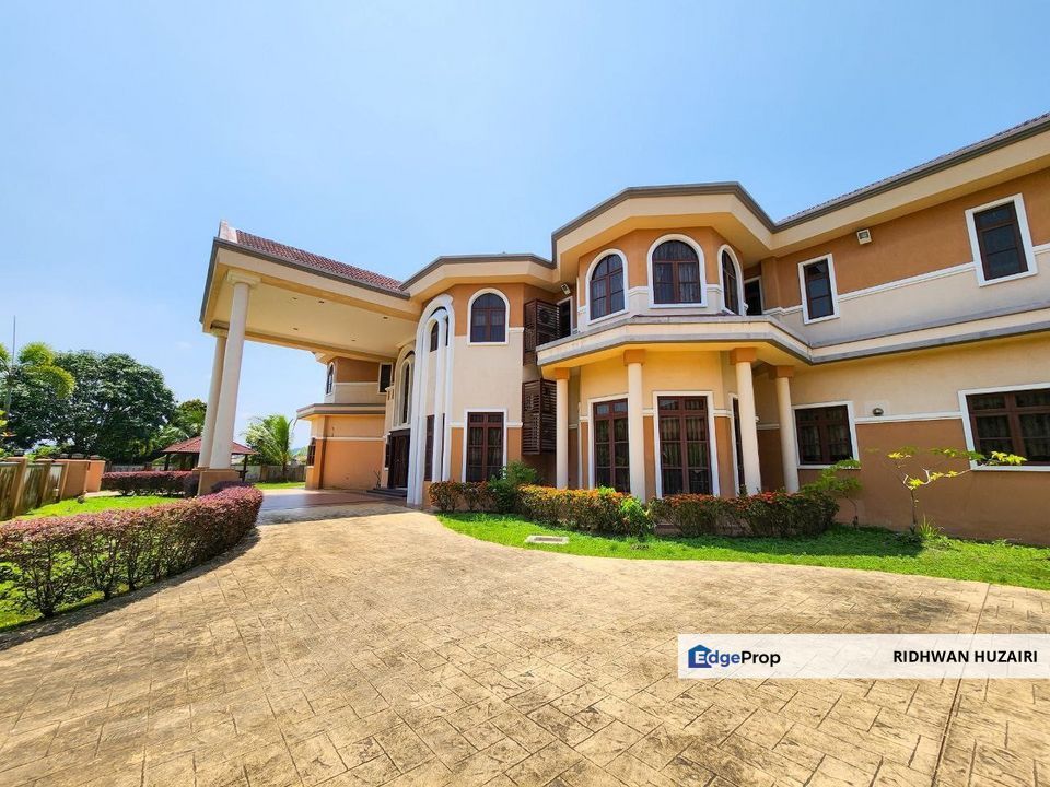 Luxury Double Storey Bungalow House Kota Warisan Sepang , Selangor, Sepang