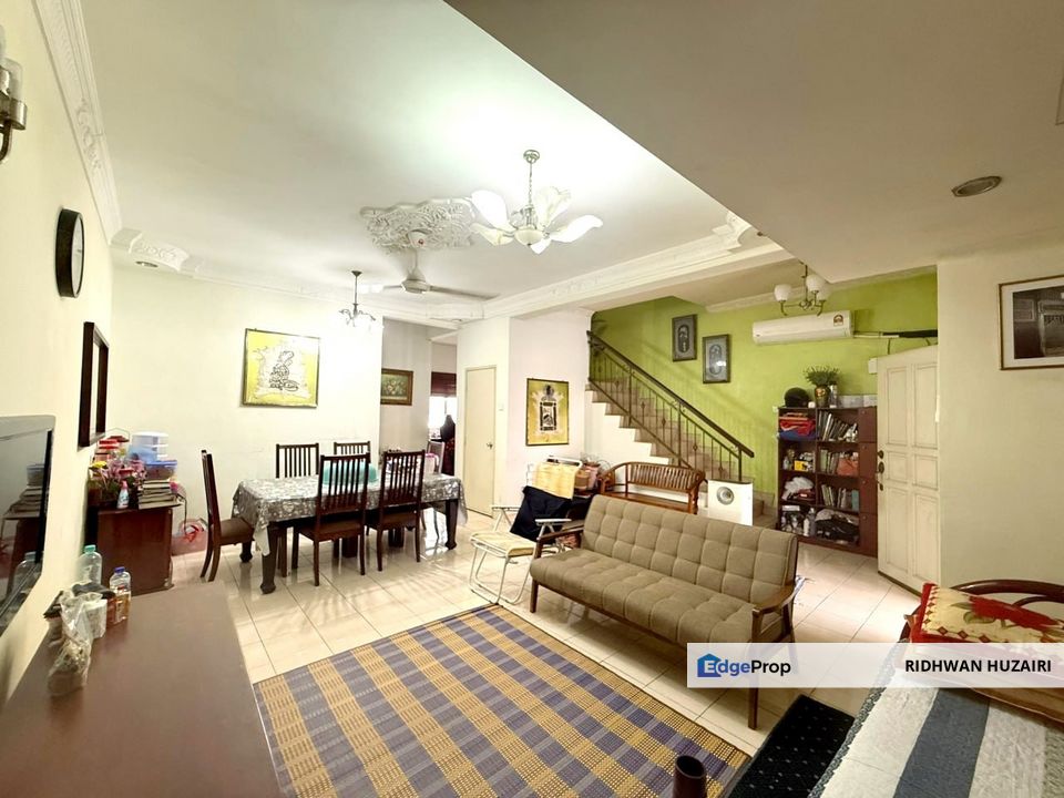 Bandar Putra Permai Seri Kembangan Double Storey Terrace House For Sale, Selangor, Seri Kembangan