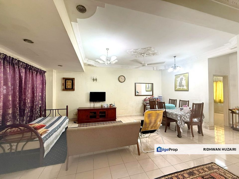 Bandar Putra Permai Seri Kembangan Double Storey Terrace House For Sale, Selangor, Seri Kembangan