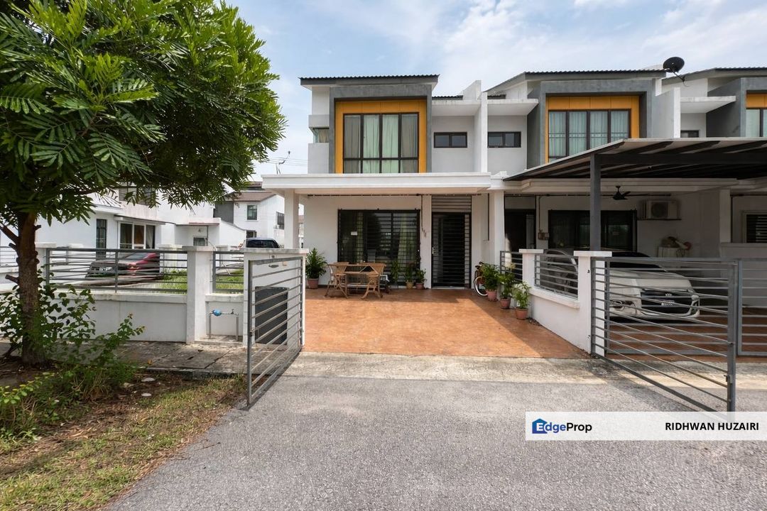Teratai Saujana Perdana Double Storey Terrace House End Lot For Sale, Selangor, Sungai Buloh
