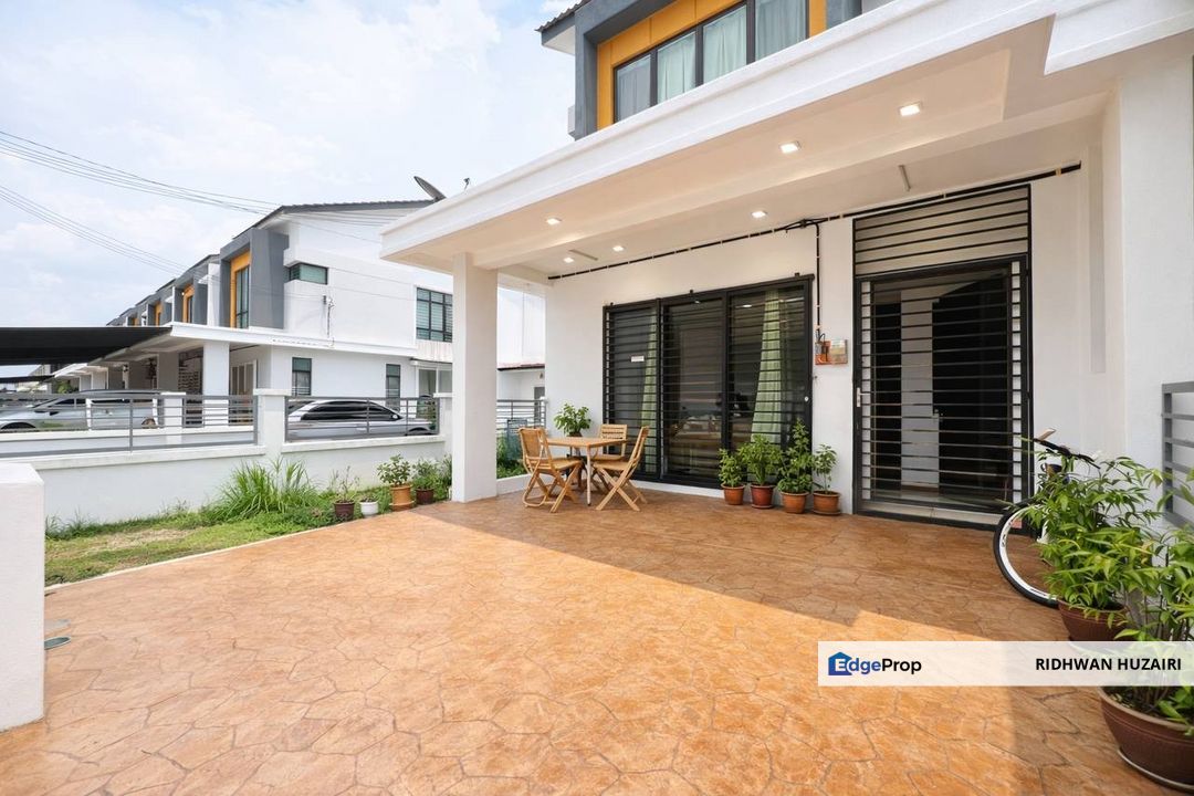 Teratai Saujana Perdana Double Storey Terrace House End Lot For Sale, Selangor, Sungai Buloh
