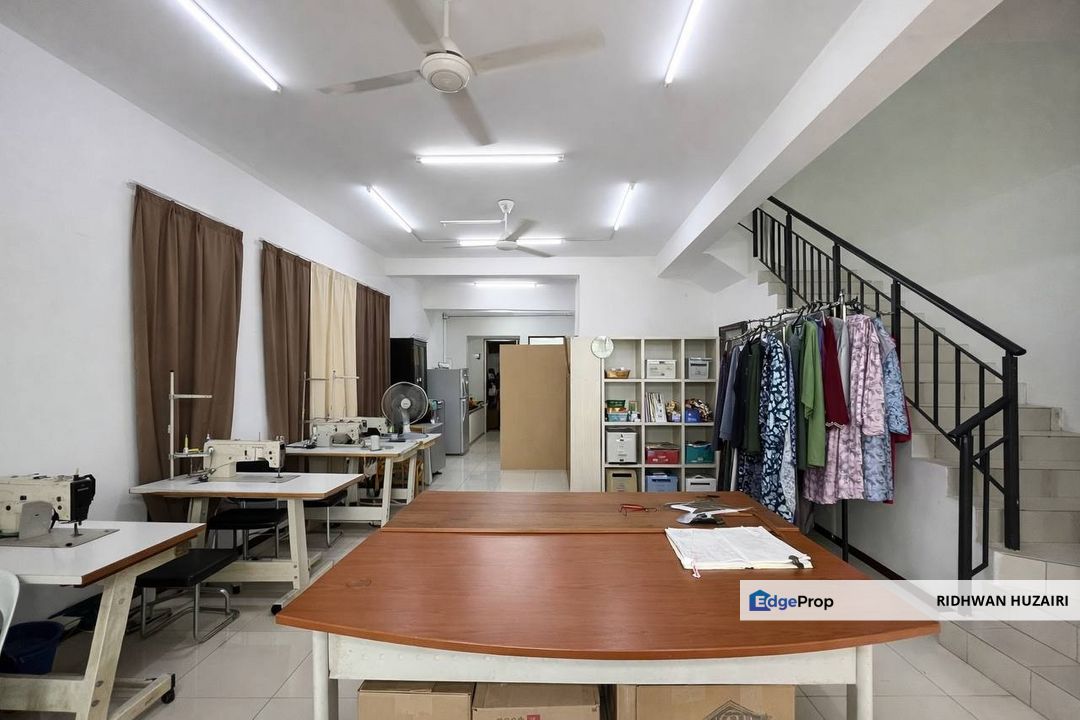 Teratai Saujana Perdana Double Storey Terrace House End Lot For Sale, Selangor, Sungai Buloh