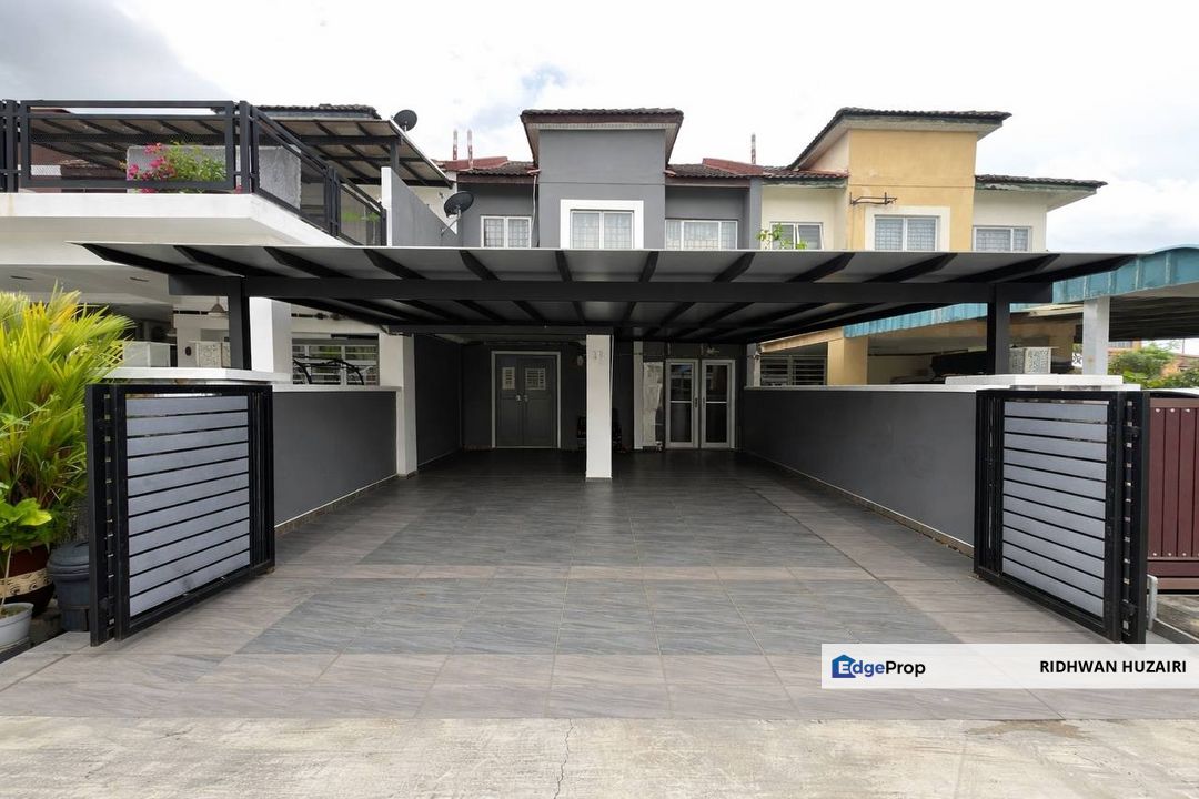 Double Storey Terrace House Parklane Heights Bandar Tasik Puteri, Selangor, Rawang
