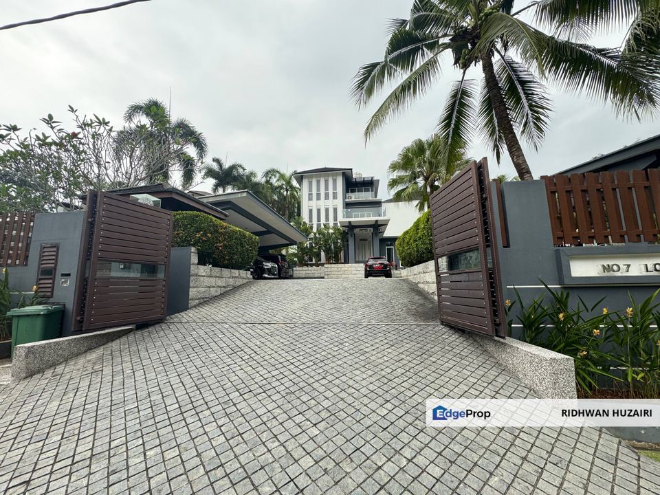 Fully Renovated 2.5 Storey Bungalow House Country Heights Kajang , Selangor, Country Heights