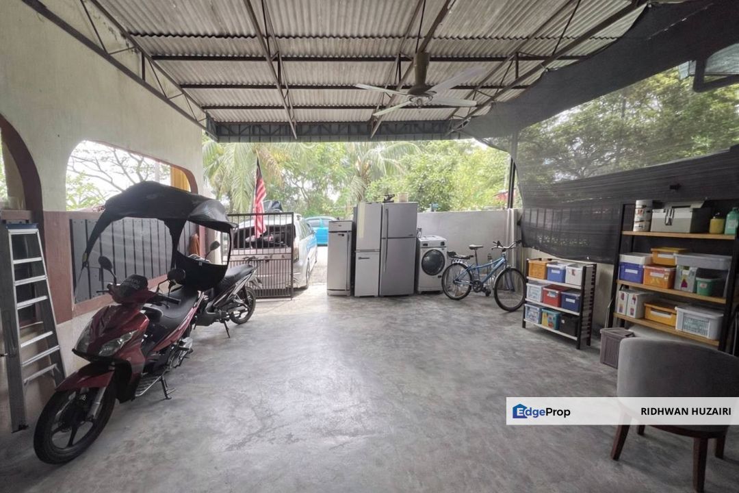 Facing Open Single Storey House Seksyen 17 Shah Alam, Selangor, Shah Alam