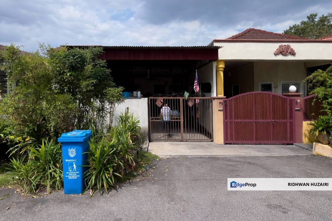 Facing Open Single Storey House Seksyen 17 Shah Alam, Selangor, Shah Alam