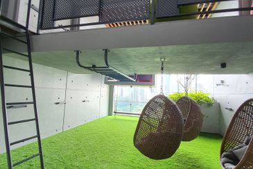 EXSIM | Ceylonz Suites