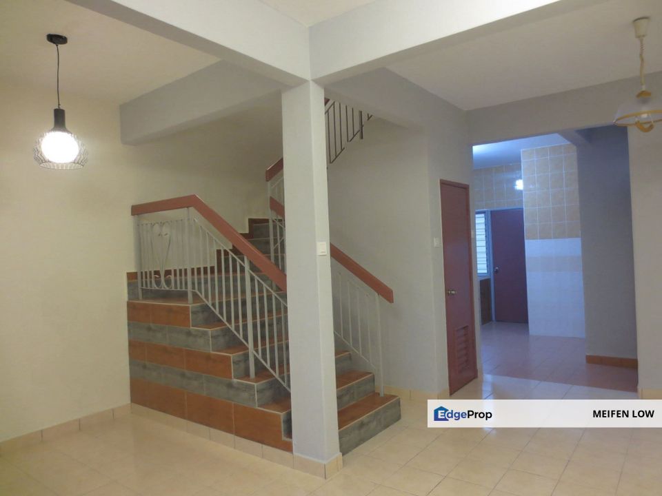 Taman Putra Prima, Jalan PP1 2-storey Link House for Sale, Selangor, Puchong