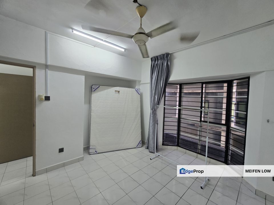 Sri Emas Condo , 3room 2bath partly furnished, Kuala Lumpur, Pudu