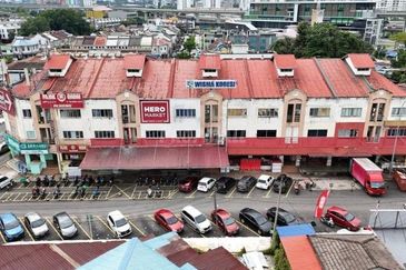 Jalan Gangsa, Seksyen 3, Pekan Sungai Besi, 3 Storey Shop Office Lot For Sale