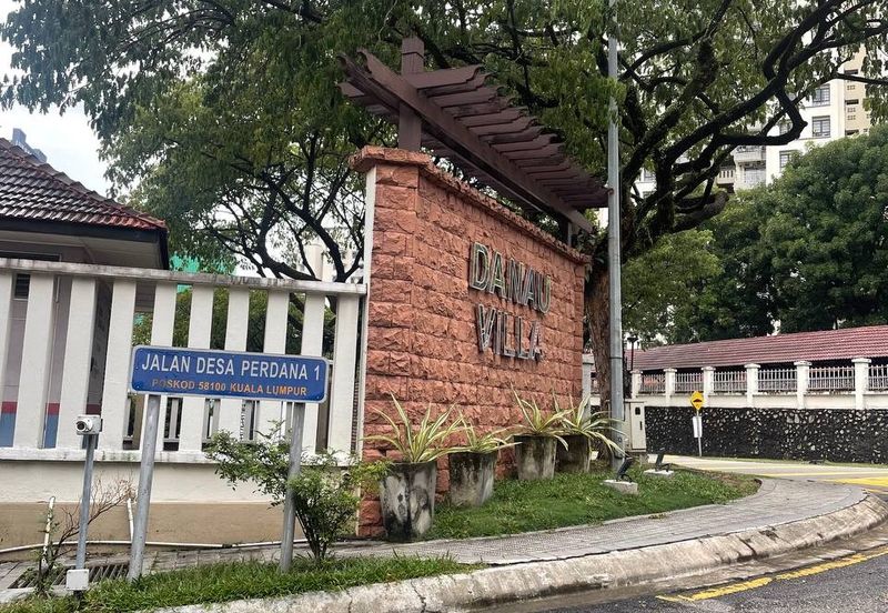 Taman Desa, Renovated Danau Villa Semi D, for Sale