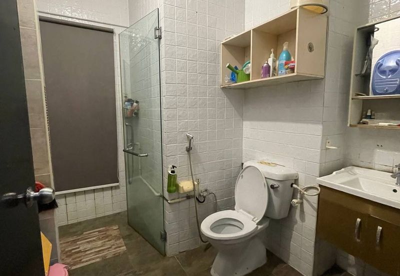 Taman Desa, Renovated Danau Villa Semi D, for Sale