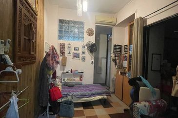 Taman Desa, Renovated Danau Villa Semi D, for Sale