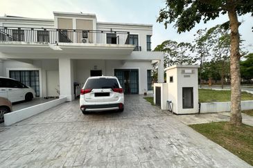 Monet Lily @ Sunsuria City