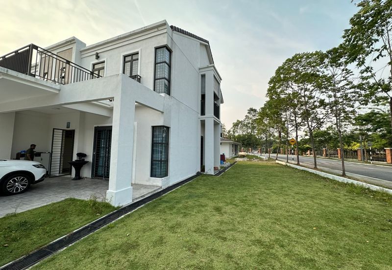 Monet Lily @ Sunsuria City