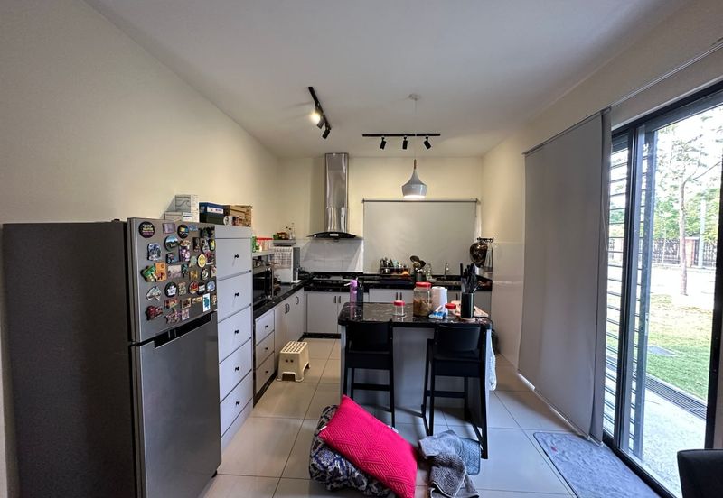 Monet Lily @ Sunsuria City