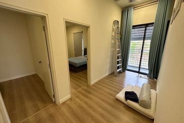 Monet Lily @ Sunsuria City