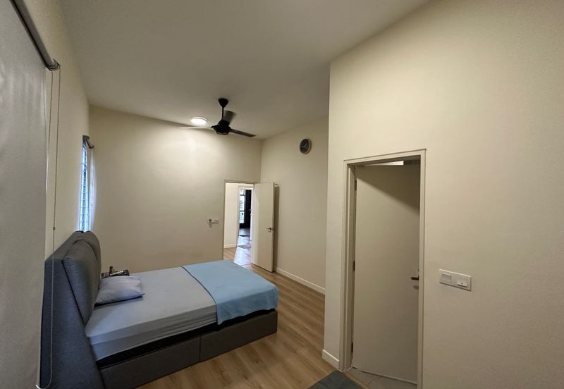 Monet Lily @ Sunsuria City