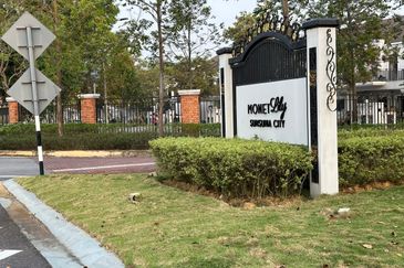 Monet Lily @ Sunsuria City